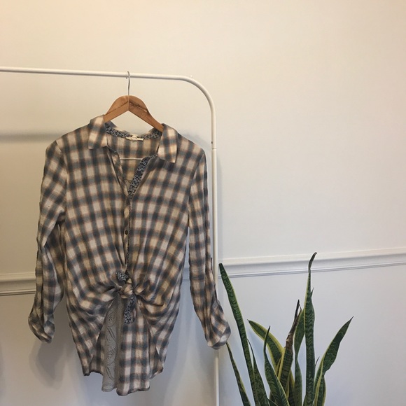 🚌 Mystee | plaid high low tye front blouse M - Picture 5 of 5